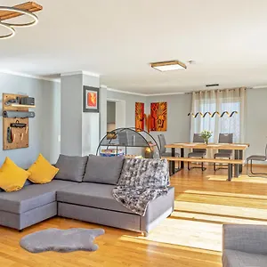Apartment Dream Flat Near The Fair - In Bei Der Messe, Augsburg
